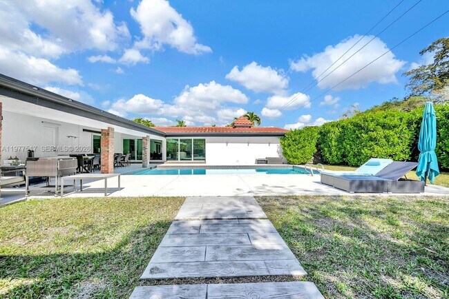 Building Photo - 7700 SW 139th Ter