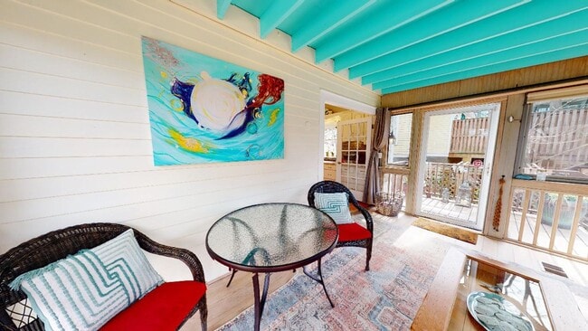 Building Photo - Fully furnished Dilworth Bungalow Home