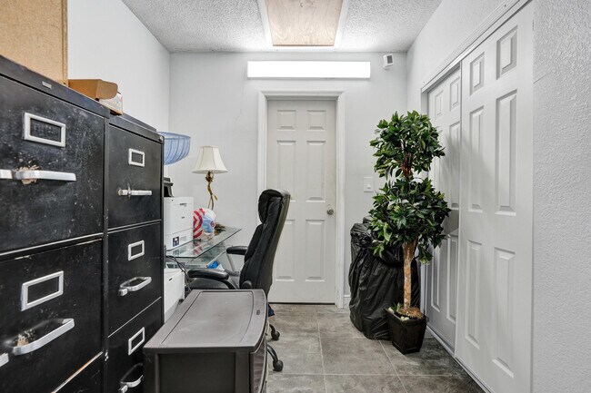 Building Photo - 6214 Wauconda Way W