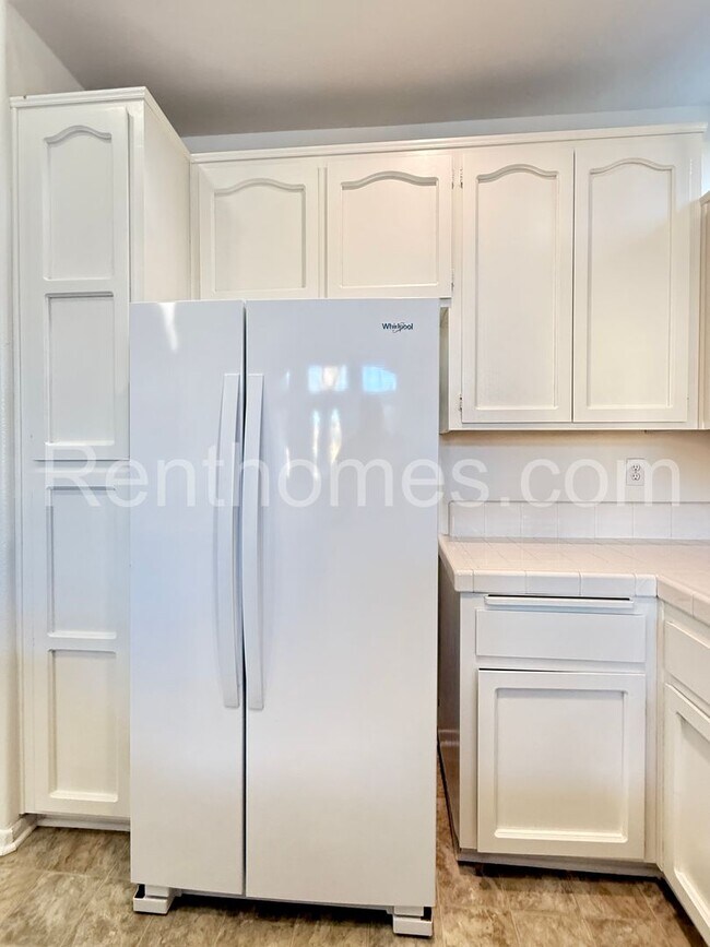 Building Photo - Sabre Springs, 12640 Springbrook Drive #B, Ideal location