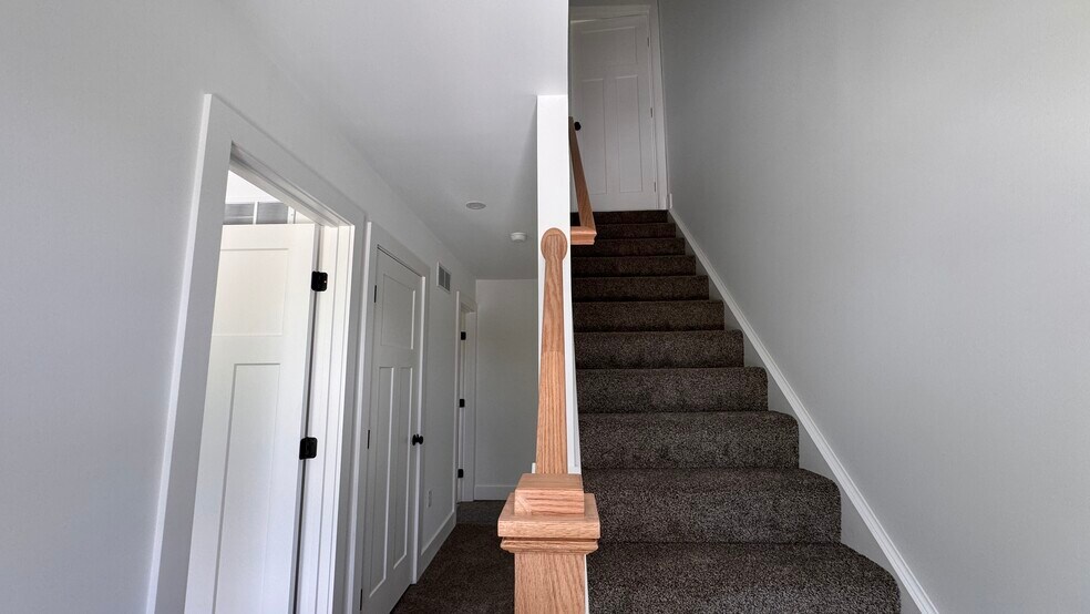 Building Photo - 19 Burk Ct