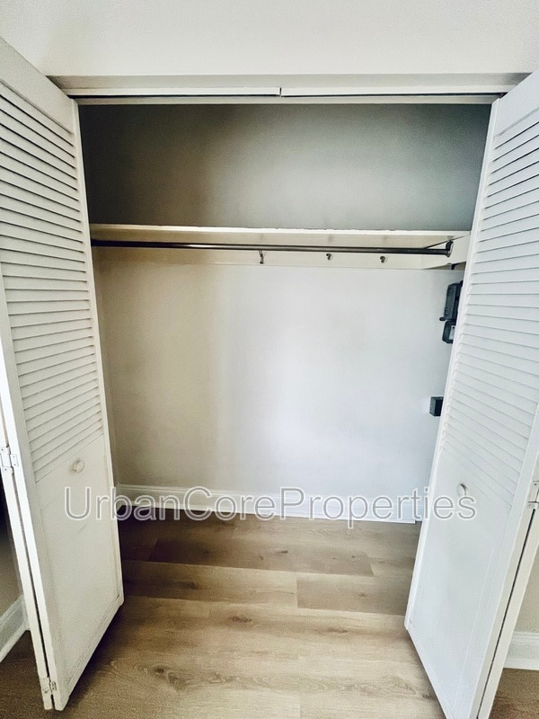 Building Photo - 105 7th Ave N