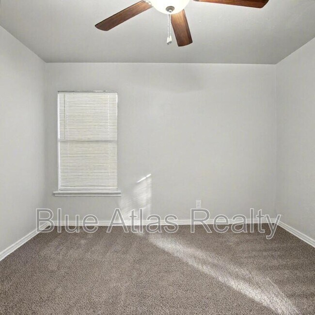 Building Photo - 4024 Wiman Dr