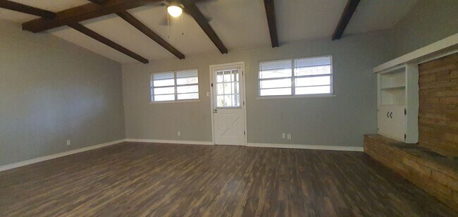 Building Photo - LOVELY 3 bedroom 2 bath home COMING SOON!