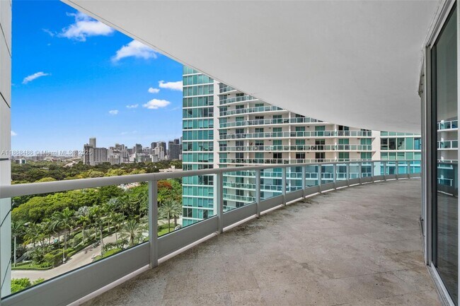 Building Photo - 2127 Brickell Ave
