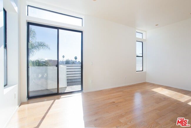 Building Photo - 8639 Whitworth Dr