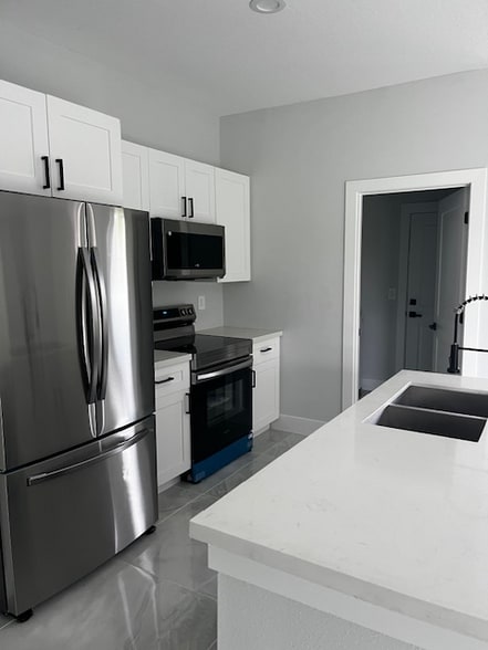 Building Photo - 5517 Ponce De Leon Blvd