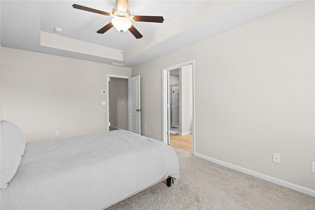 Building Photo - 2830 Ridgeview Dr