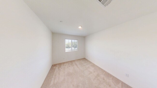 Building Photo - Beautiful 3Bed 2.5Bath
