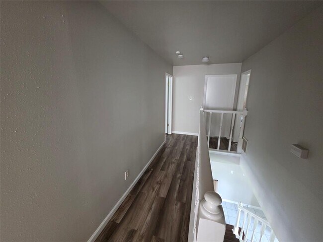 Building Photo - 9723 Huntington Way Dr