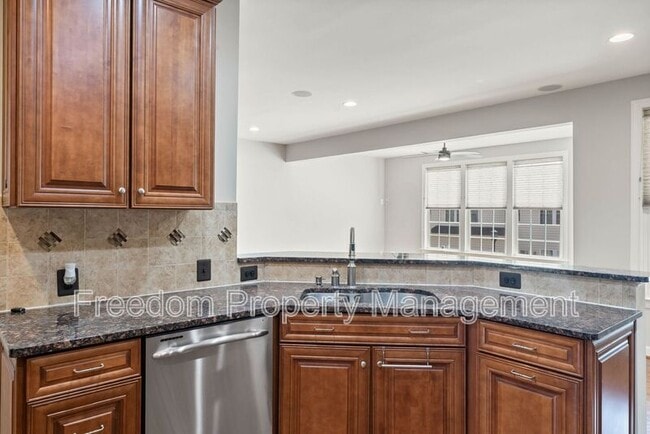 Building Photo - 42524 Rowderbury Sq