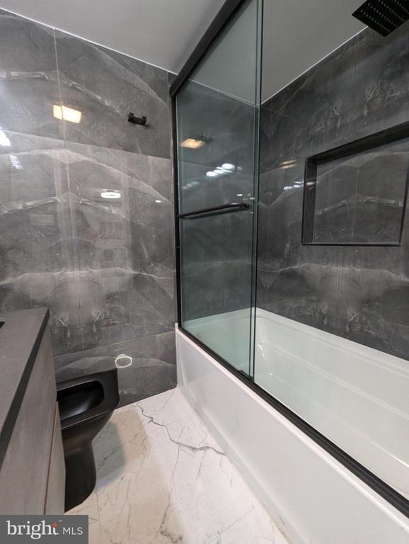 Building Photo - 2208 Wakefield St