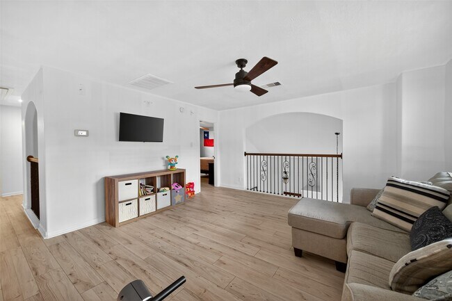 Building Photo - 2422 Blue Jay Ln