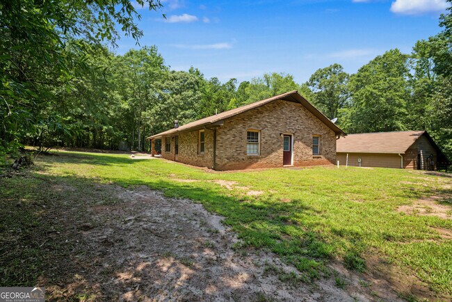 Building Photo - 241 Busbin Rd