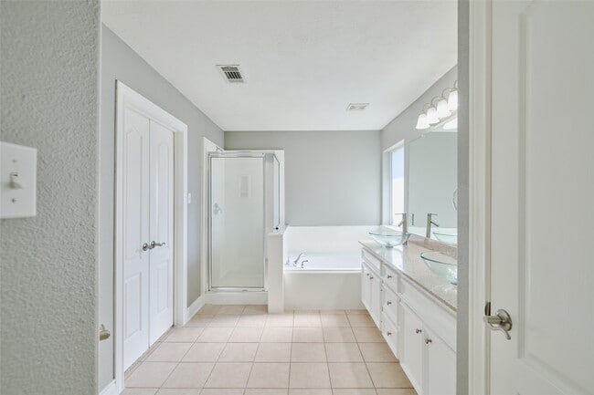 Building Photo - 13313 Enchanted Way