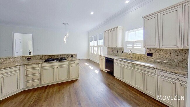 Building Photo - 17011 Hedgerow Park Rd
