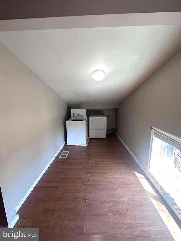 Building Photo - 1032 N 7th St