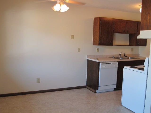 Building Photo - Evergreen East Apartments