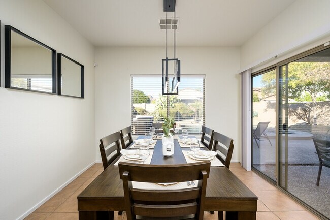 Building Photo - 5538 W Andrea Dr