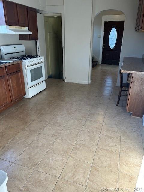 Building Photo - 130 Clark St