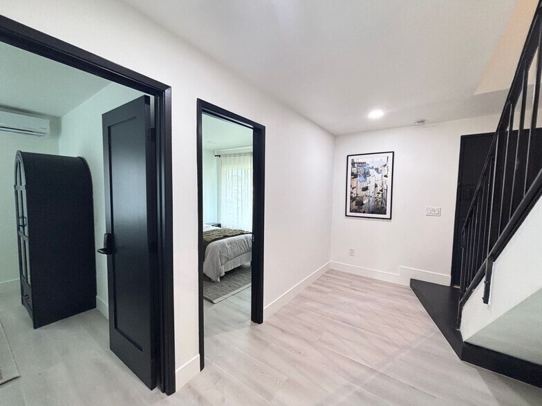 Building Photo - 270 W Blaine St