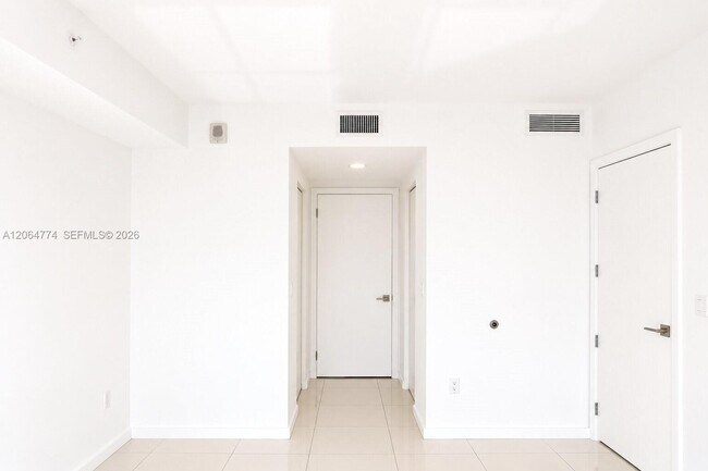 Building Photo - 5300 Paseo Blvd