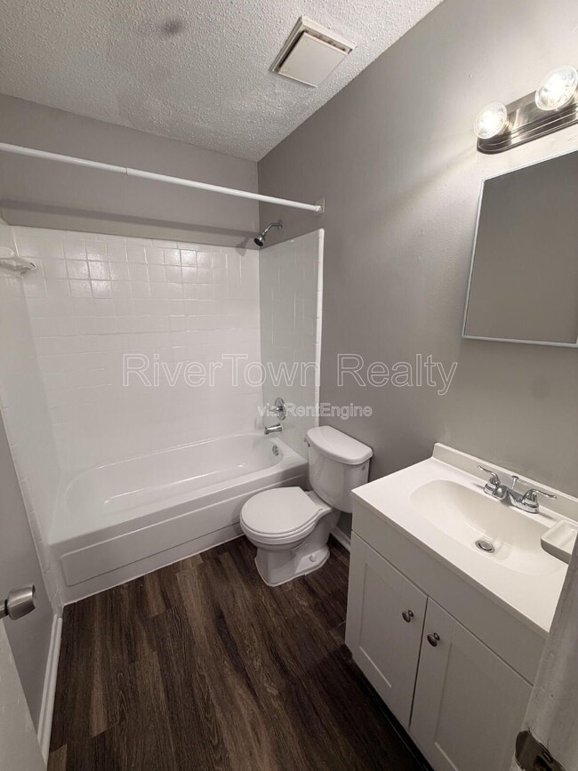 Building Photo - 691 Creekstone Cir