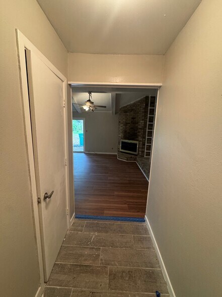 Building Photo - 3514 Sabine Ave