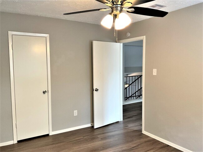 Building Photo - 2326 Meade Ct