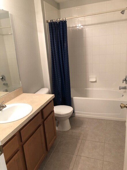 Building Photo - 575 Oakleaf Plantation Pkwy