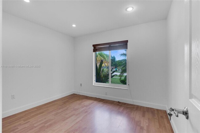 Building Photo - 11728 SW 97th St