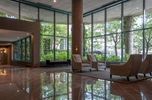 Building Photo - 440 N McClurg Ct