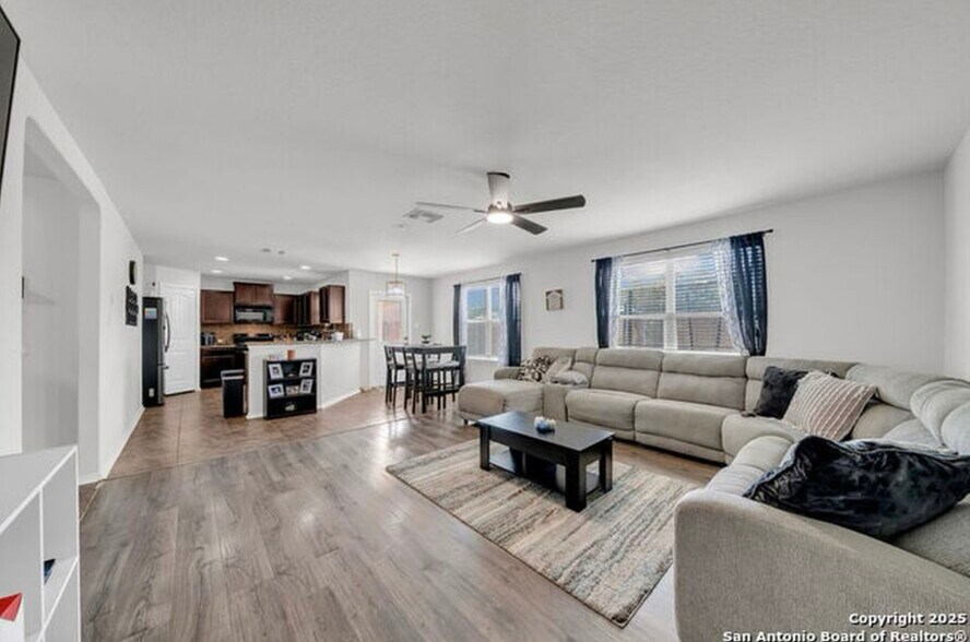 Living Room - 335 Kildeer Crk