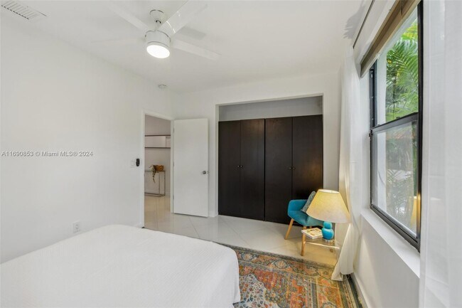 Building Photo - 437 NE 74th St