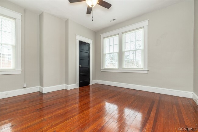 Building Photo - 2726 Hanes Ave