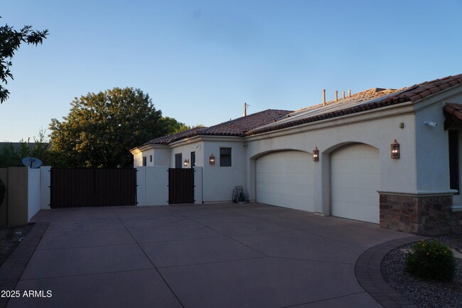 Building Photo - 2840 E Jade Pl
