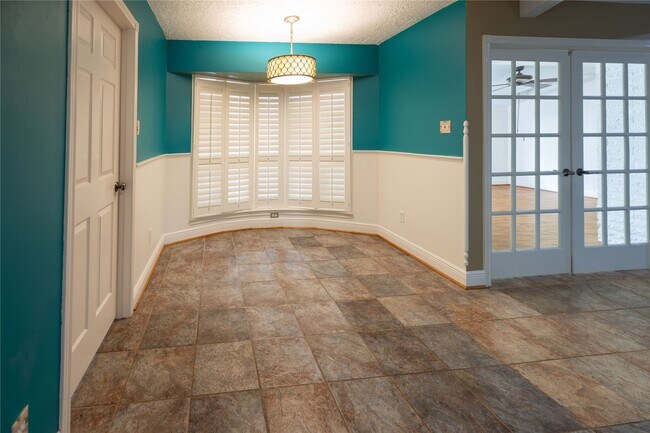 Building Photo - 7546 Maple Tree Dr