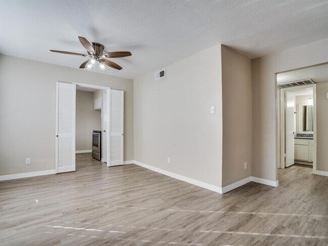 Building Photo - 10650 Steppington Dr