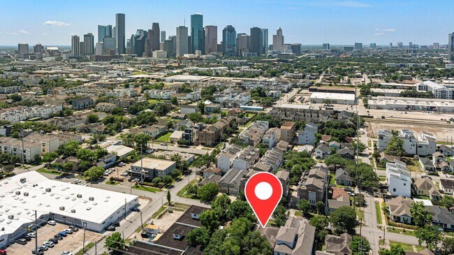 Building Photo - 1912 Shearn St