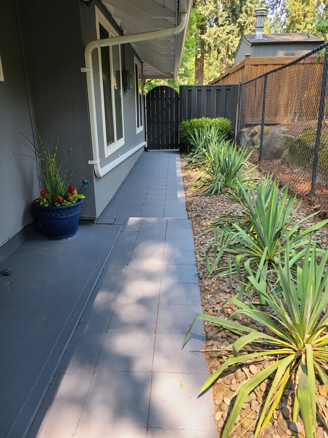 Building Photo - 6263 Childs Rd