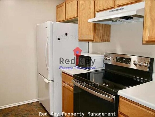 Building Photo - Country Cove 147 W #111