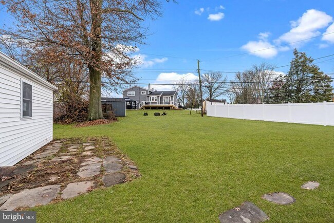 Building Photo - 131 Kipling Dr