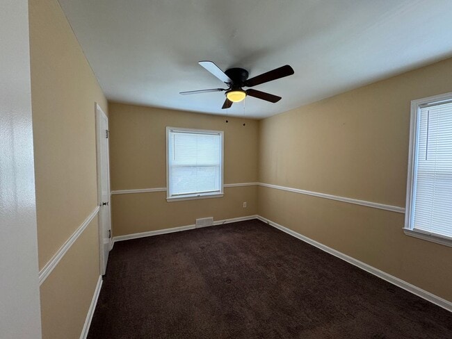 Building Photo - Beautiful Three Bedroom Home