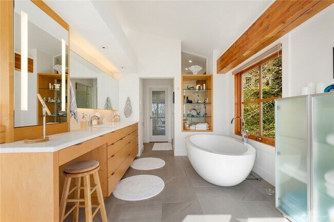 Building Photo - Architectural Seattle Masterpiece with Pan...