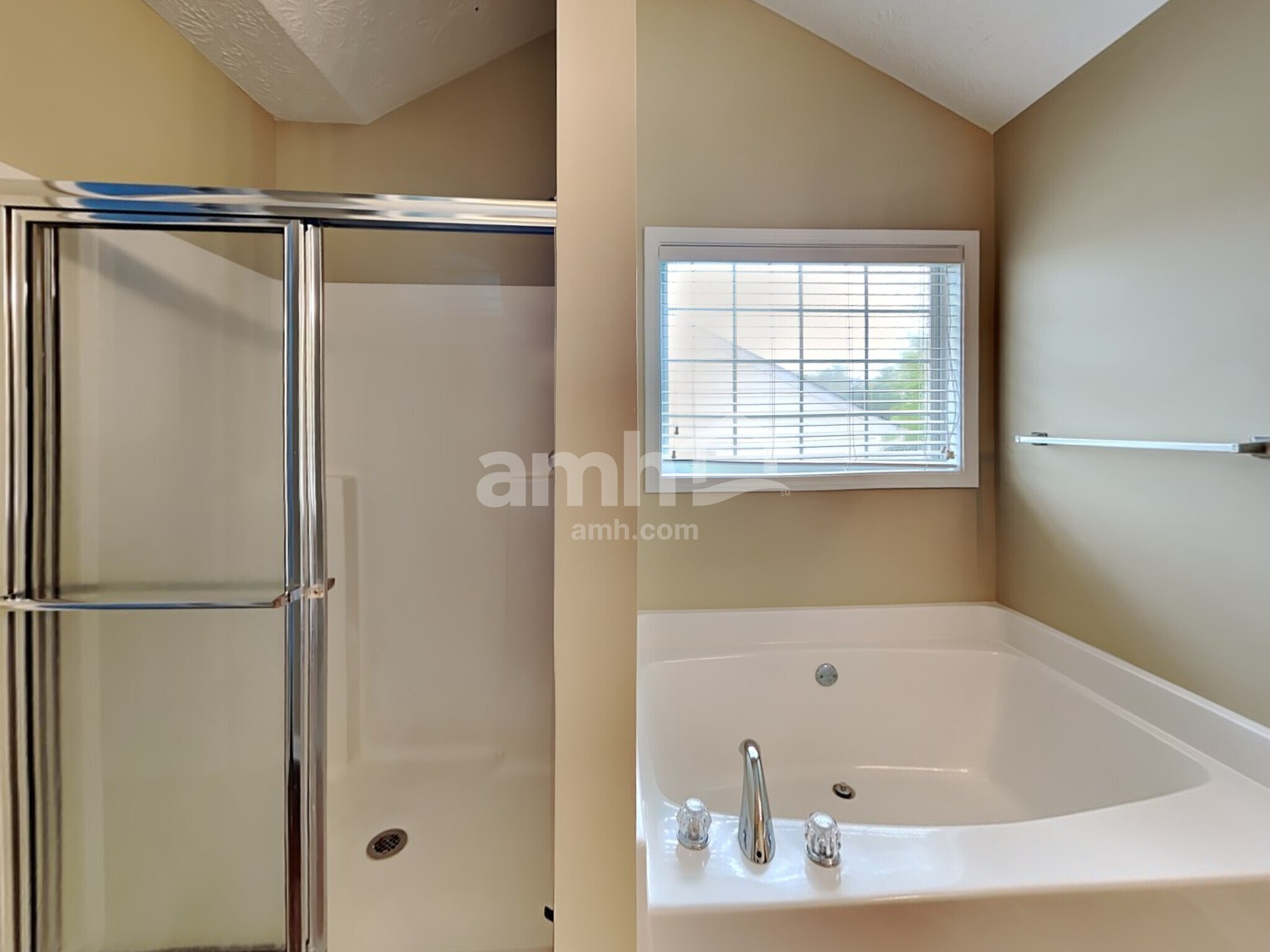 Building Photo - 7071 Hillcrest Chase Ln