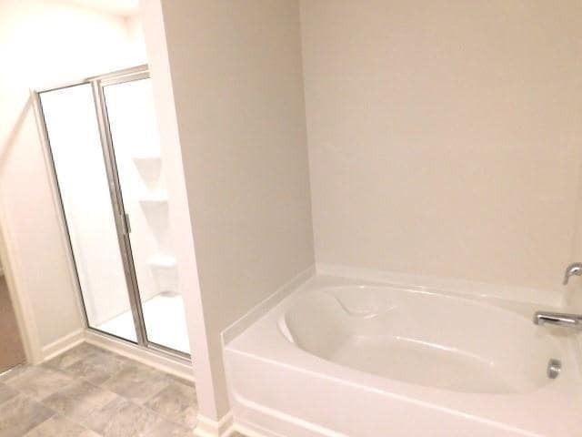 Building Photo - 2 Oakwood Hts Rd