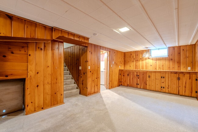 Building Photo - 6825 Xerxes Ave S