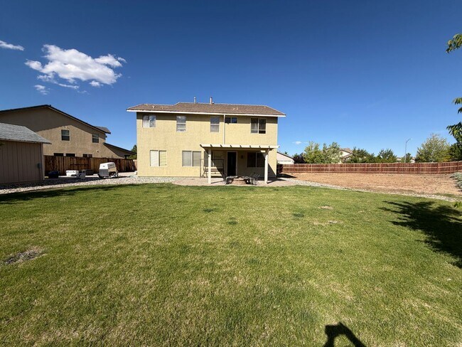 Building Photo - Spacious 4 Bedroom, 2.5 Bath in North Valleys