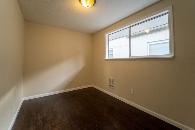 Building Photo - 5307 S Cedar St