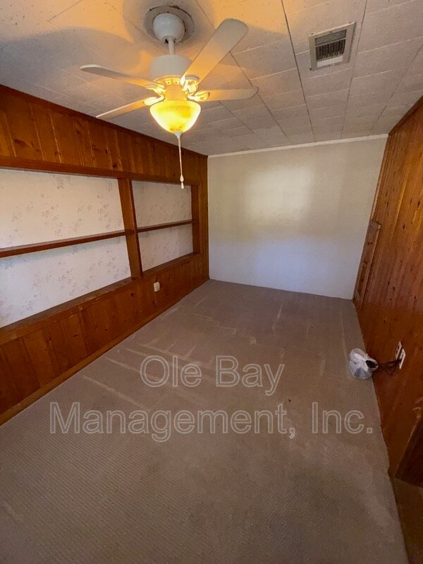 Building Photo - 427 Myrtlewood Ave